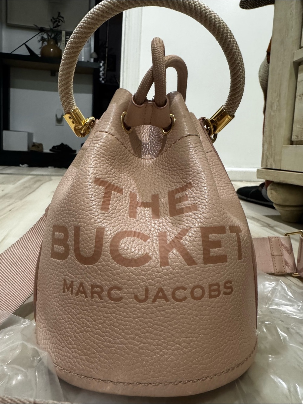 Marc Jacobs Pink Pebbled Leather Mini Bucket Bag with Logo Strap - Picture 3 of 12